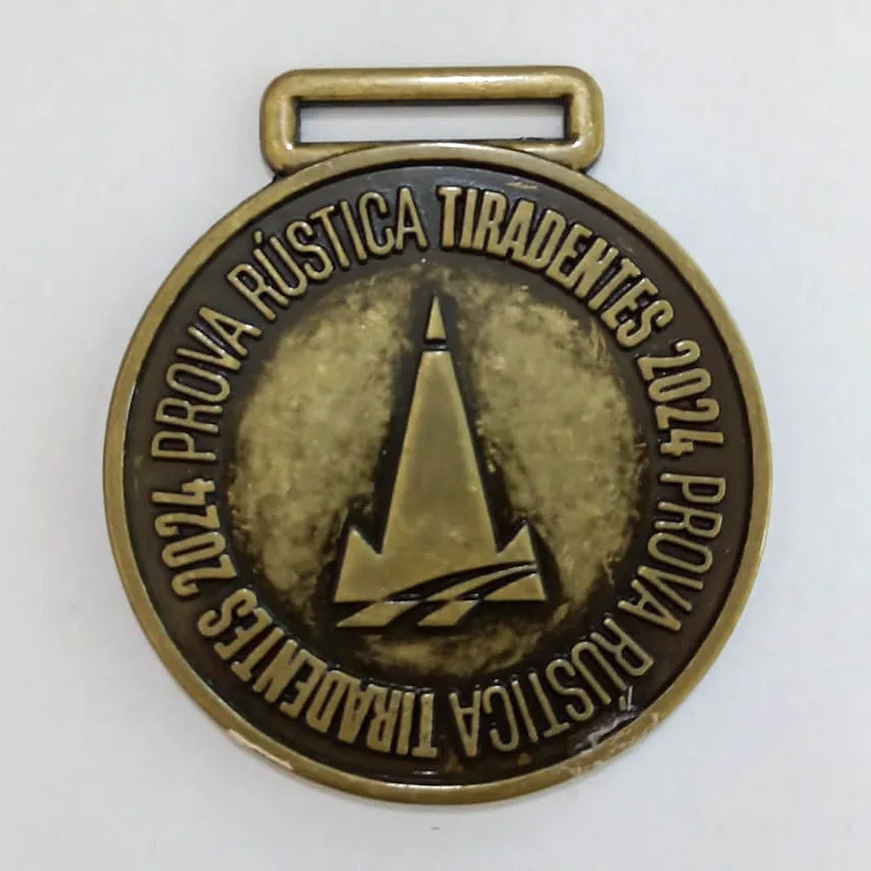 Medalha de prova rústica com acabamento ouro velho